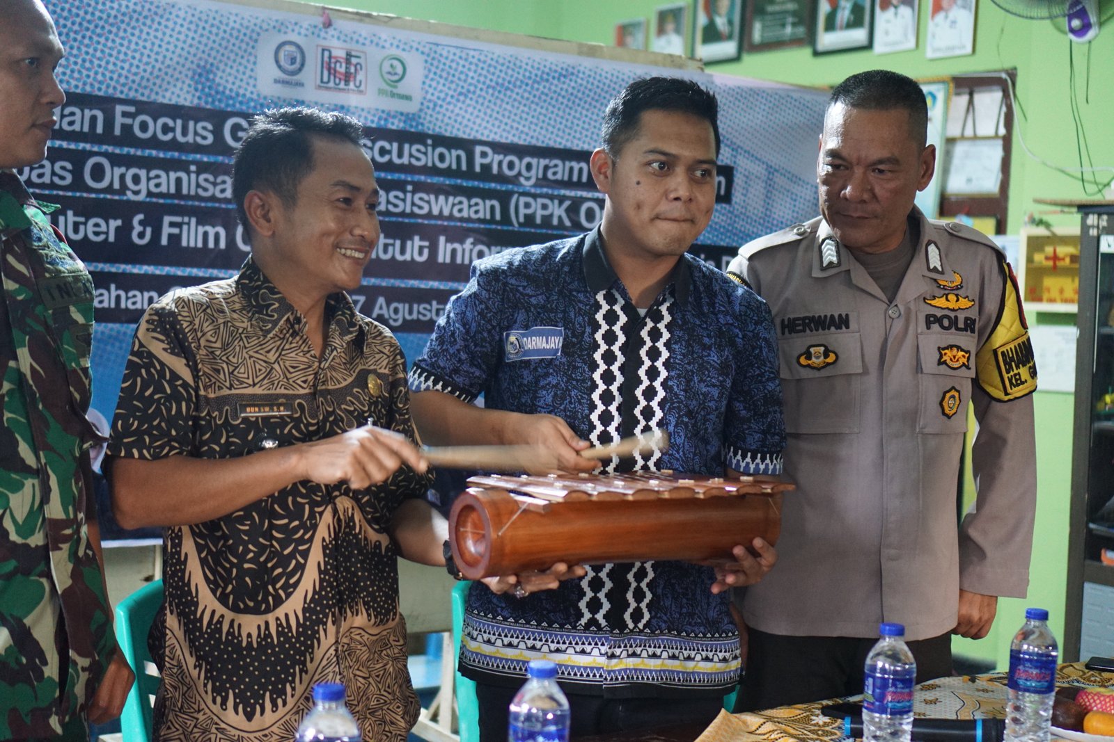 PPK Ormawa UKM DCFC Gelar Sosialisasi dan Focus Group Discussion Bersama Masyarakat Gunung Sari: Wujud Nyata Revitalisasi Kearifan Lokal