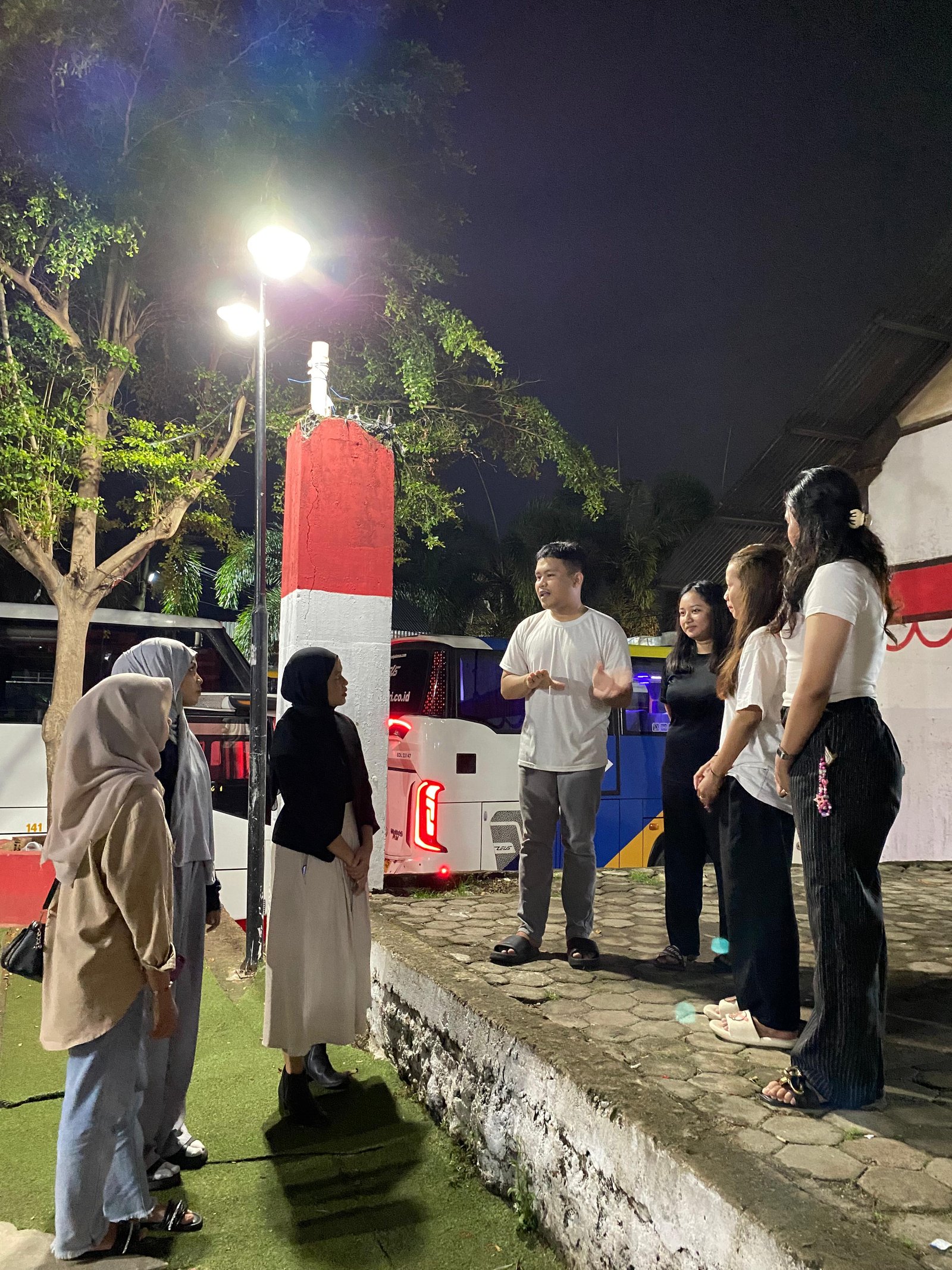 PPK Ormawa UKM DCFC Laksanakan Pelatihan Tour Guide dan City Tour Budaya: Membangun Generasi Pemandu Wisata Profesional di Kelurahan Gunung Sari